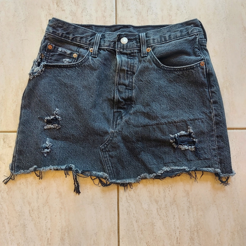 Levis Denim mini distressed black skirt Size 28